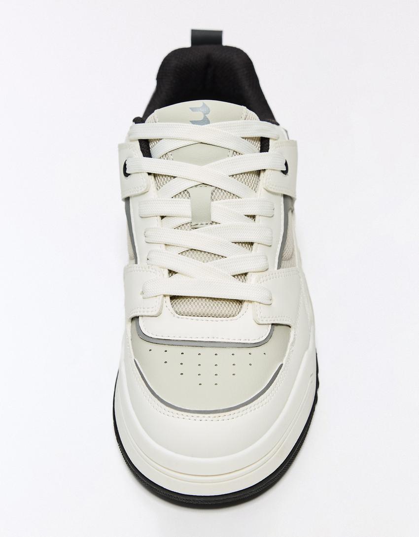 Sneaker mit dicker Sohle und mehreren Elementen-Kombiniert