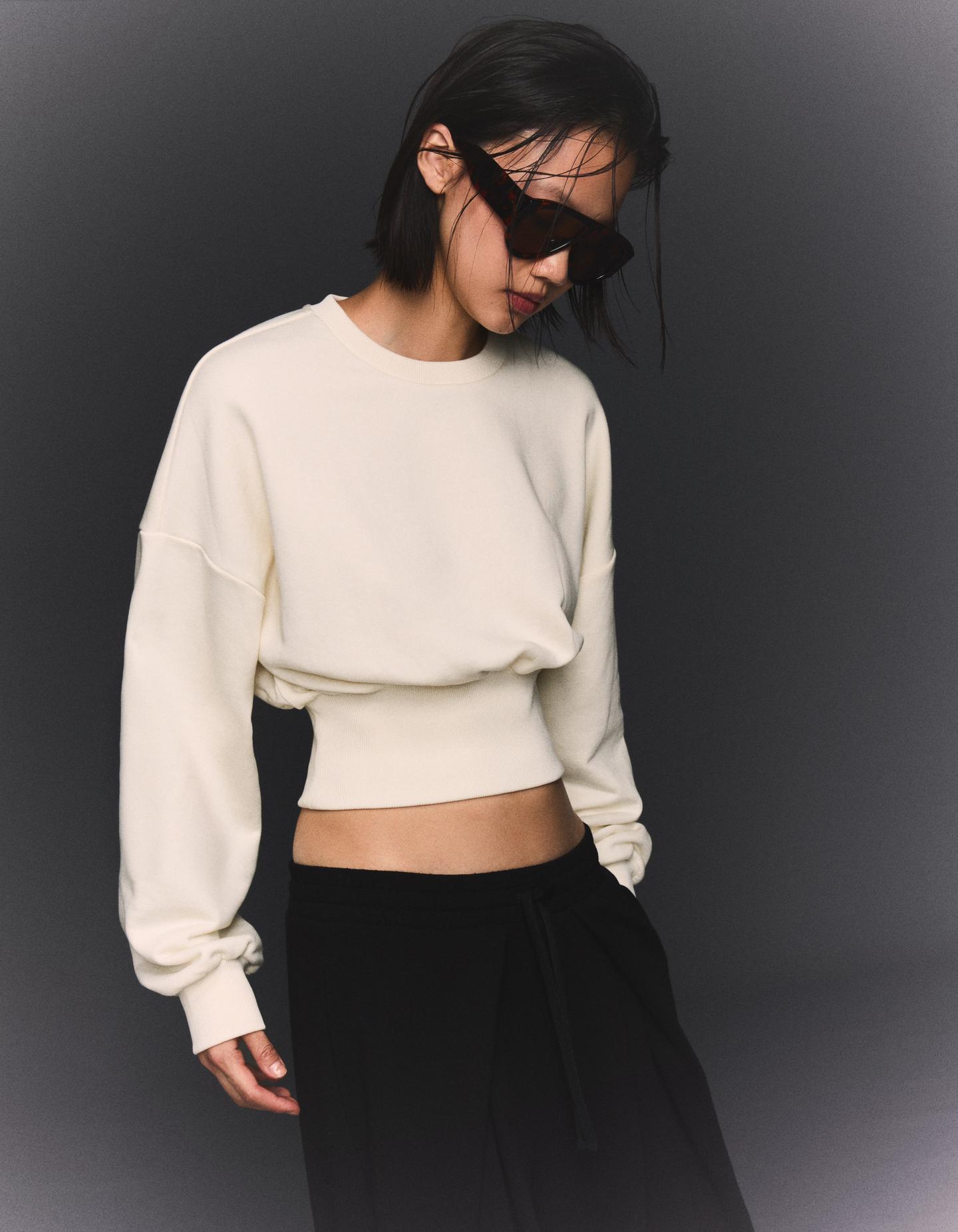 Bershka bluza z pasem kremowy