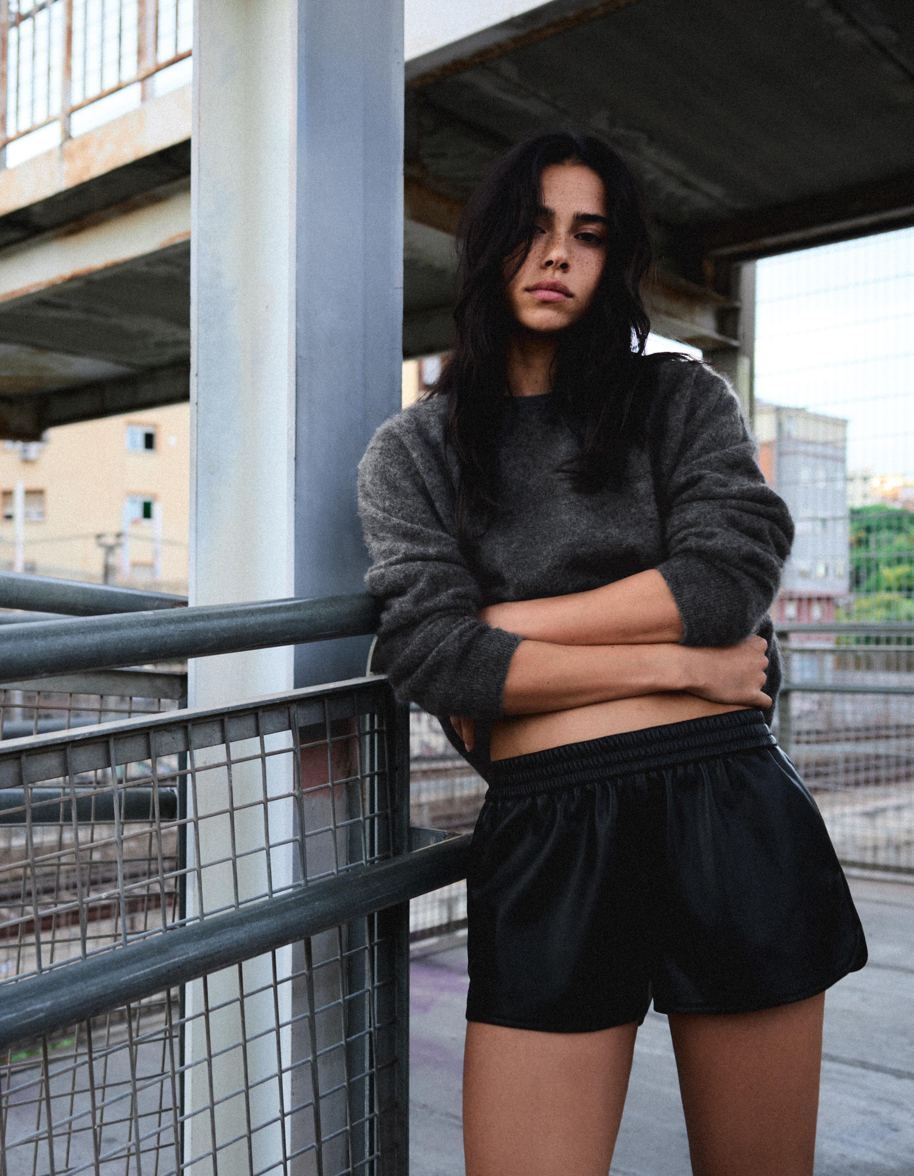 Bershka Boxer bel suni deri şort görsel 8