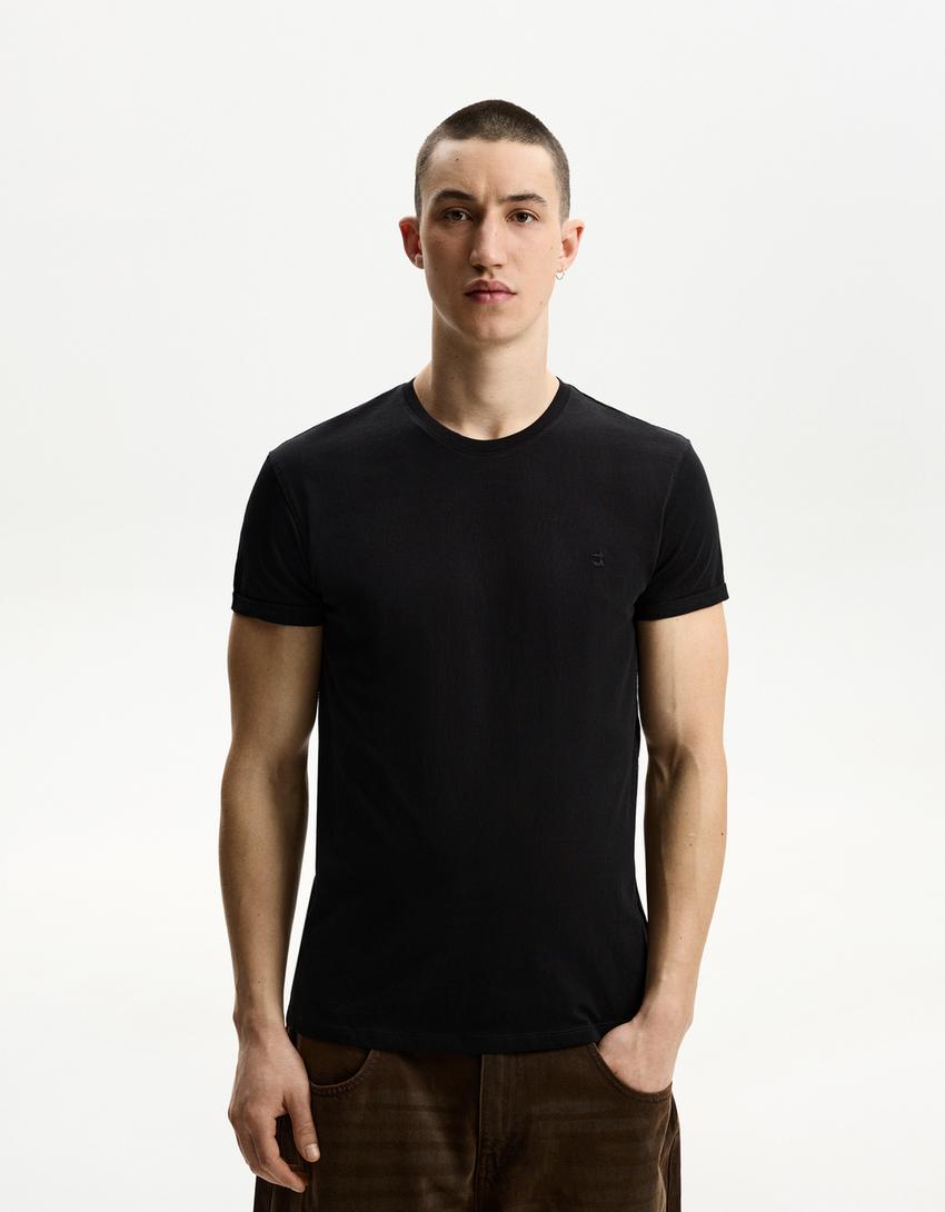 Embroidered short sleeve roll-up T-shirt-Black