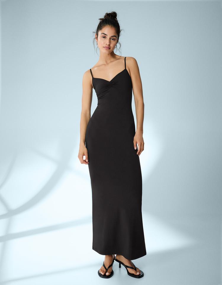 Büzgülü askılı midi elbise