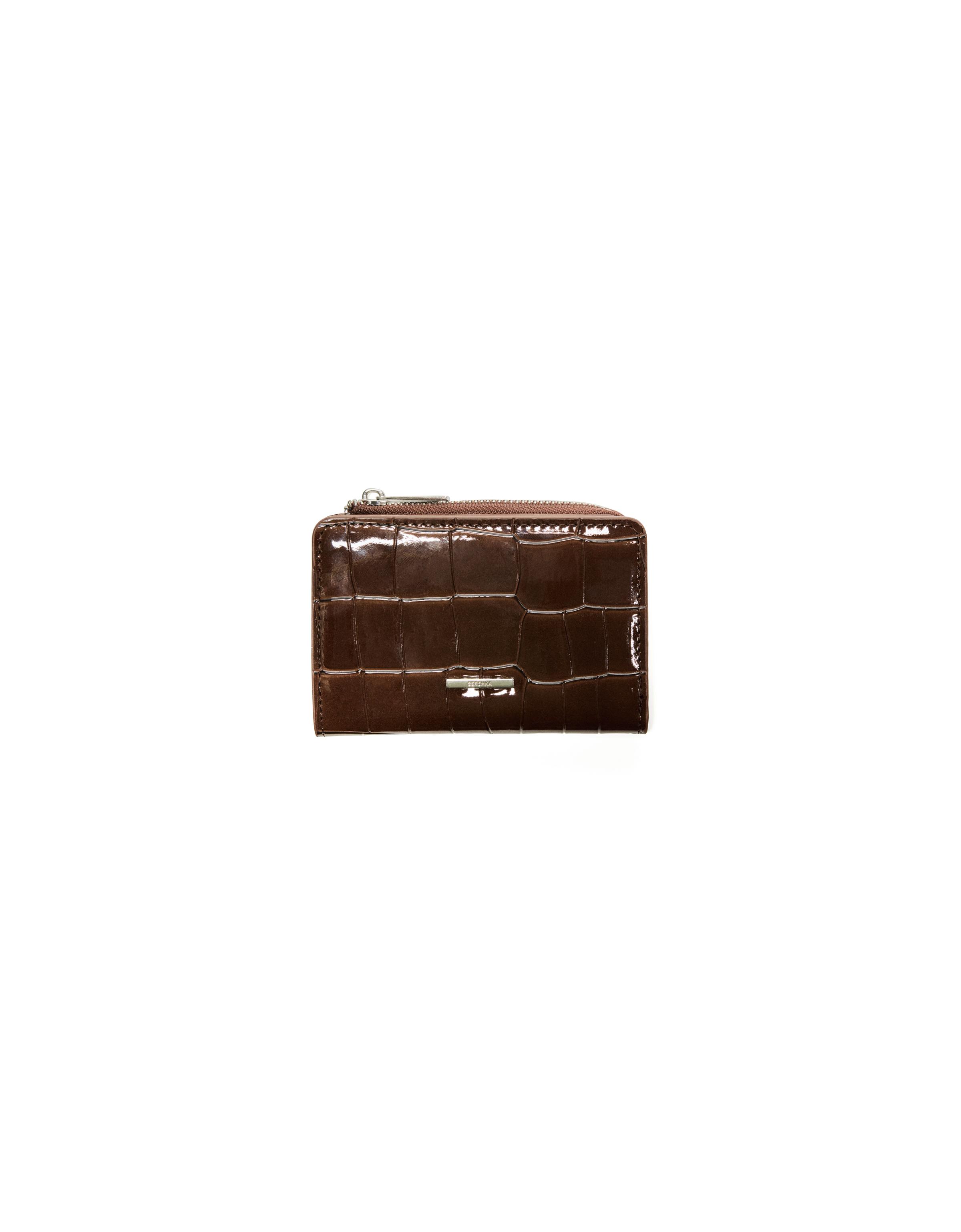 Textured zip purse — Brown