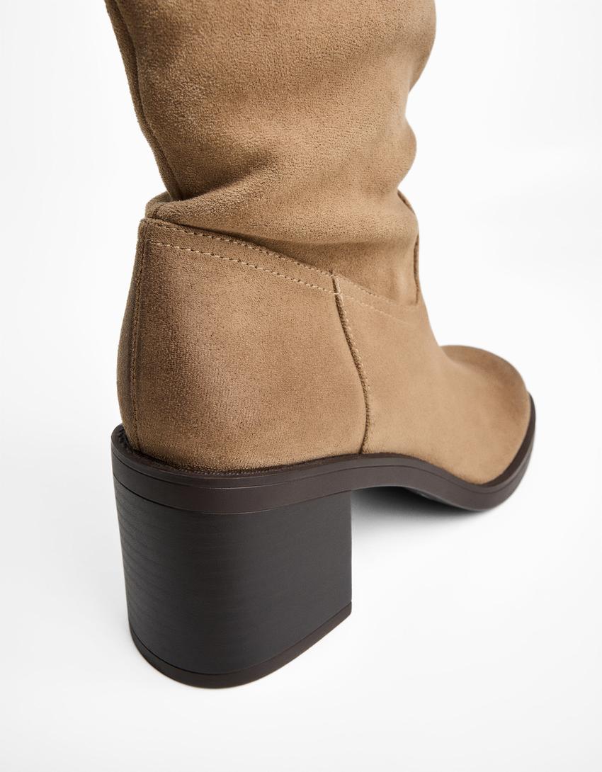 Stiefel mit abgenutztem Absatz-Taupe