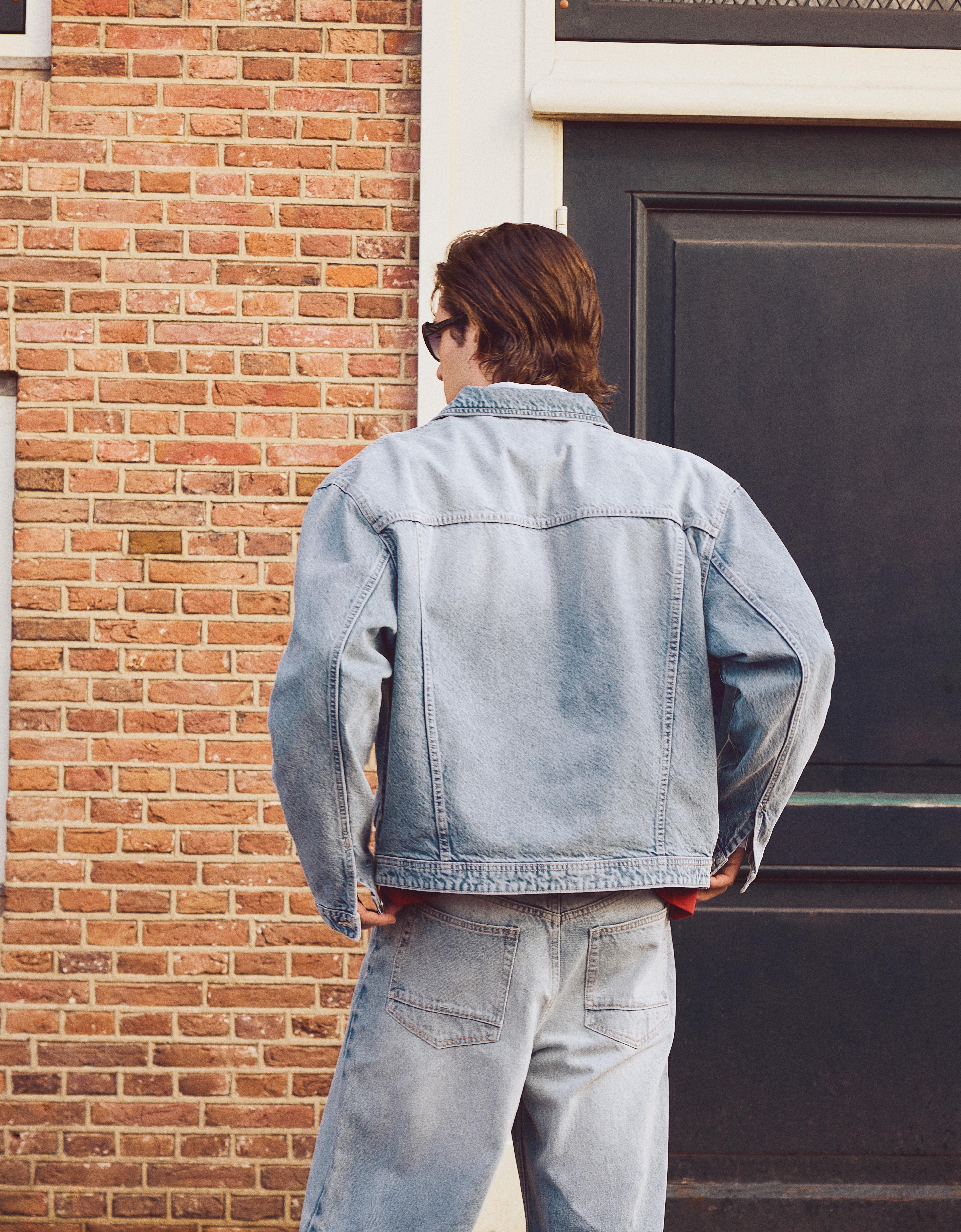 Denim jacket — Light blue