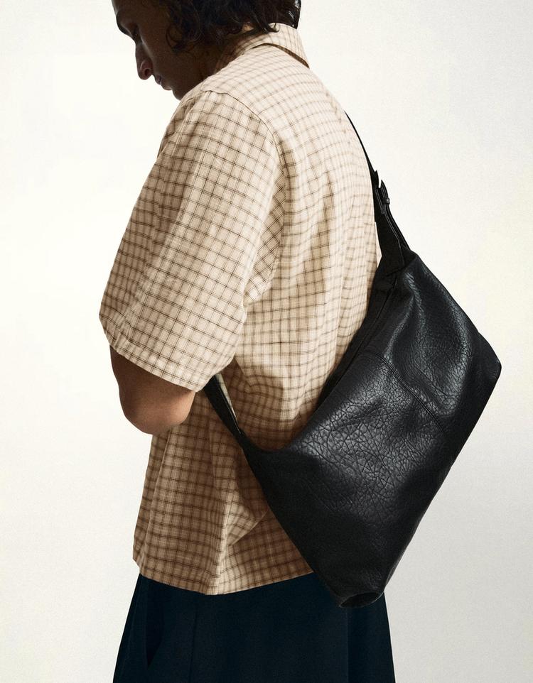 Rectangular bucket bag — Black