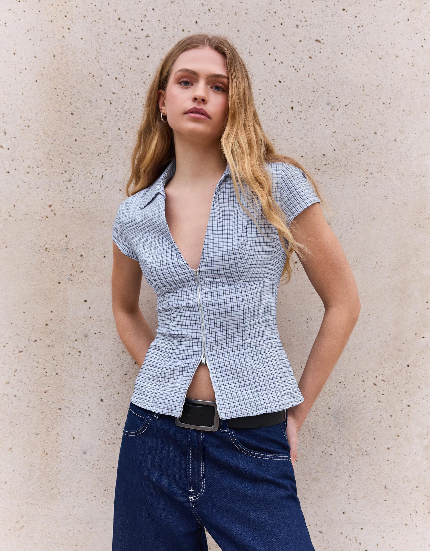 Bershka koszula z krótkim rękawem i zamkiem błyskawicznym niebieski