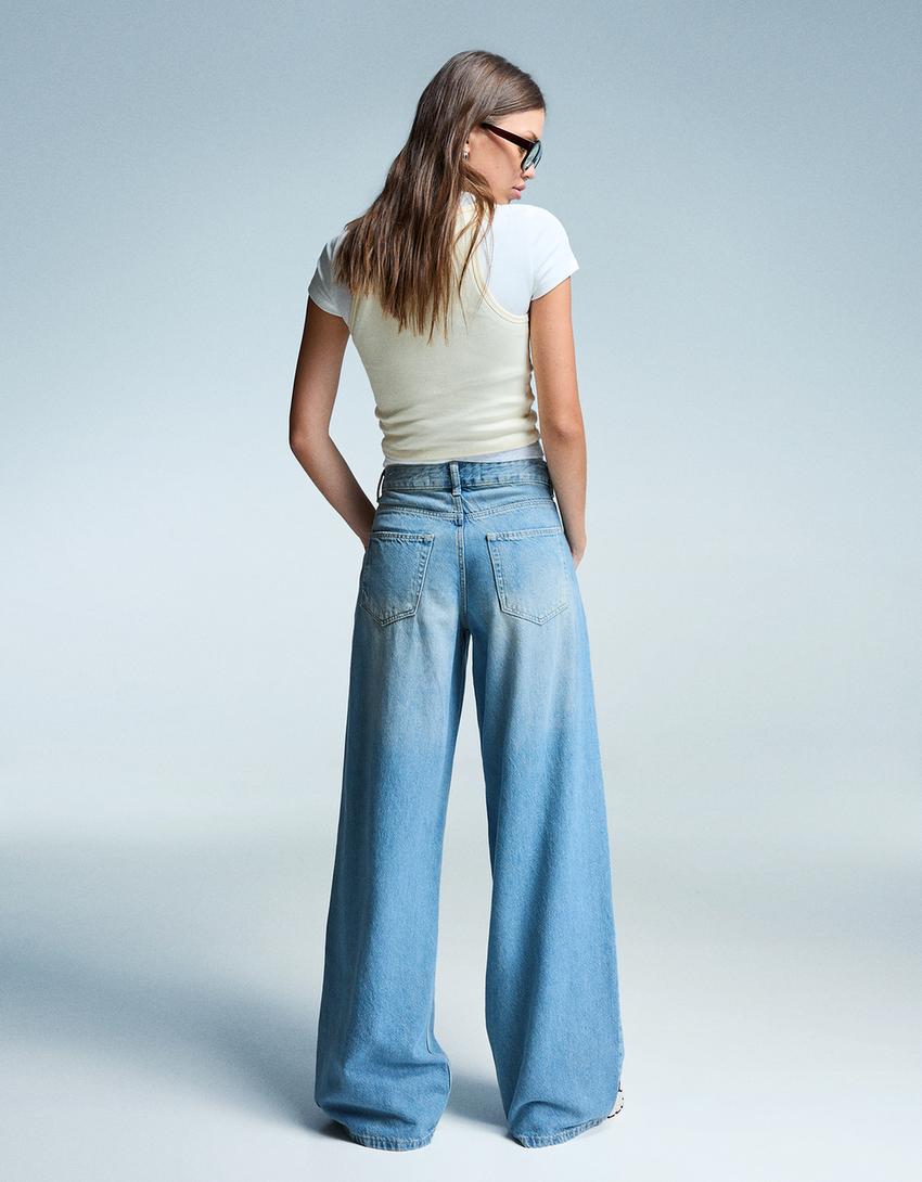 Low- waist Jeans mit geradem weiten Bein-Ausgewaschenes Blau