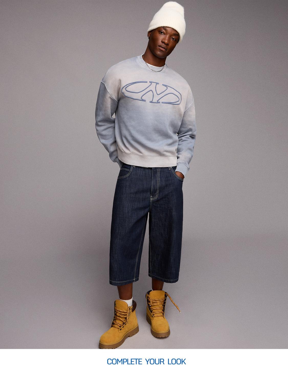 Толстовка оверсайз с эффектом потертости