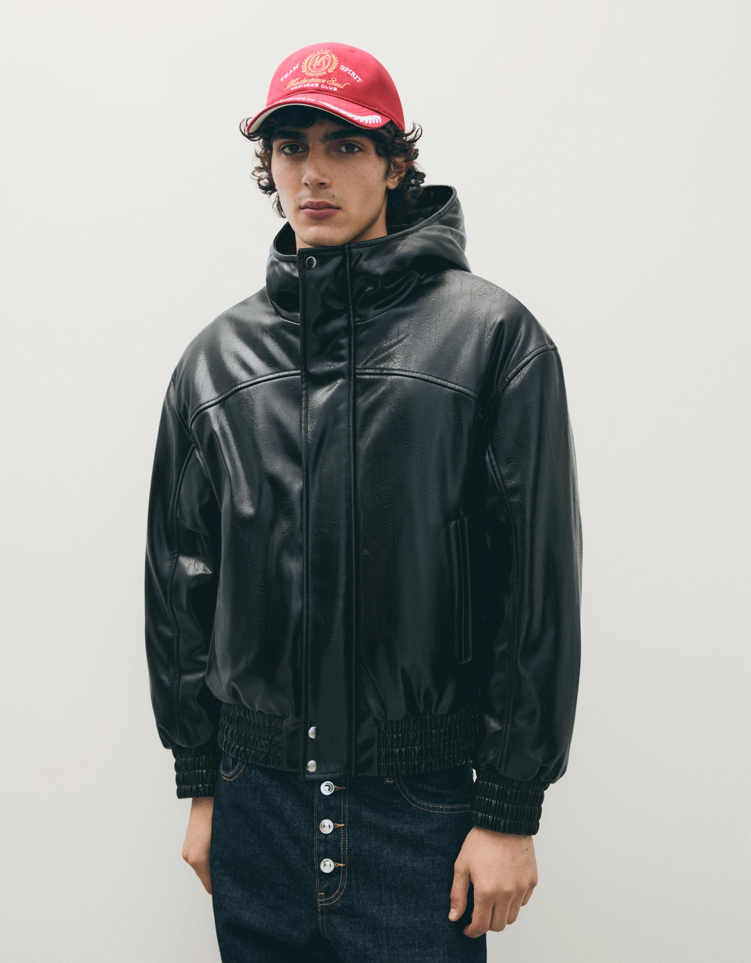 Bershka Cazadora Efecto Piel Capucha Hombre Negro
