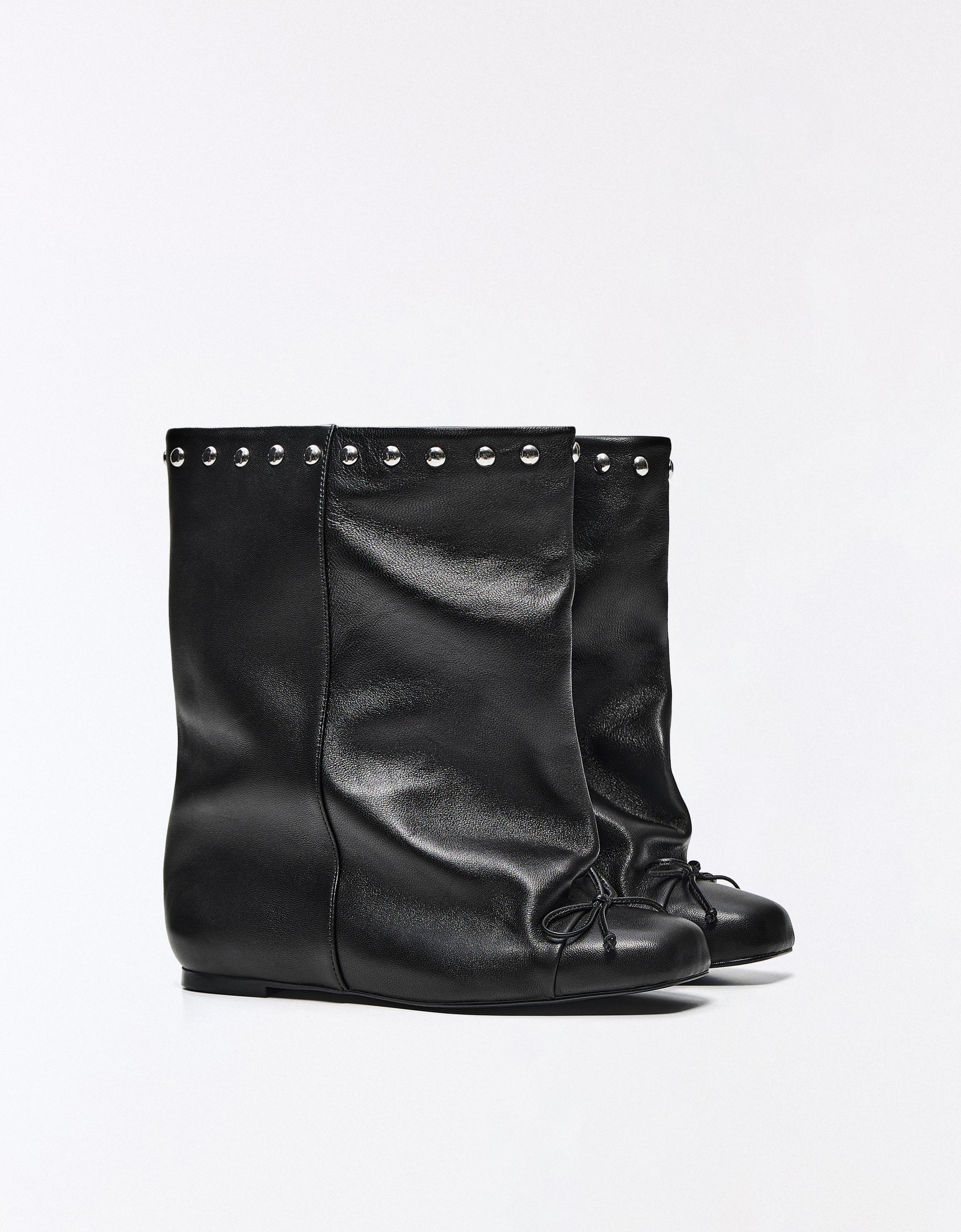 FLAT WIDE-SHAFT STUDDED LEATHER ANKLE BOOTS — BLACK