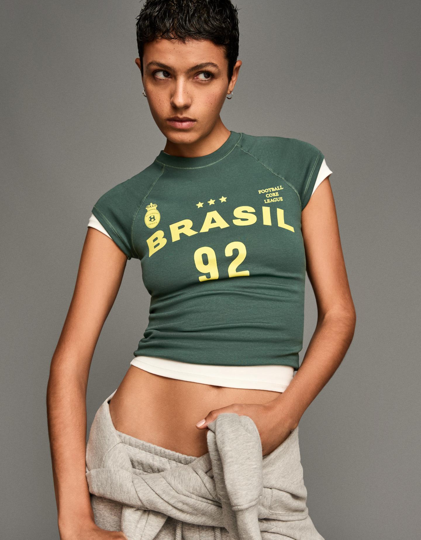 Bershka koszulka z krótkim rękawem i nadrukiem zielony