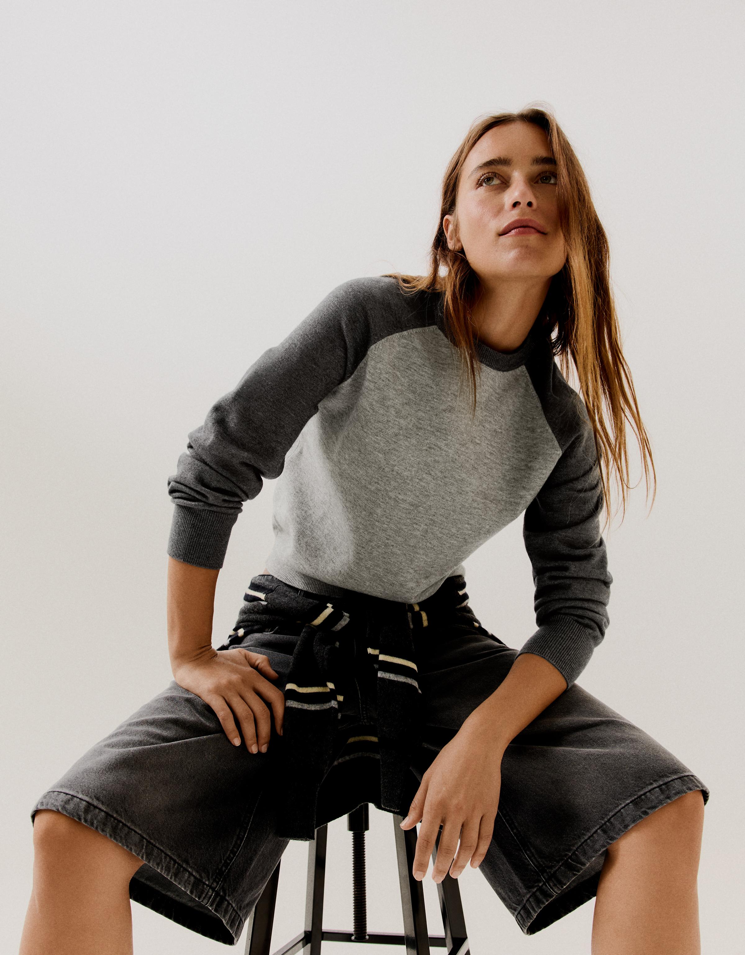 Round neck raglan jumper — Grey