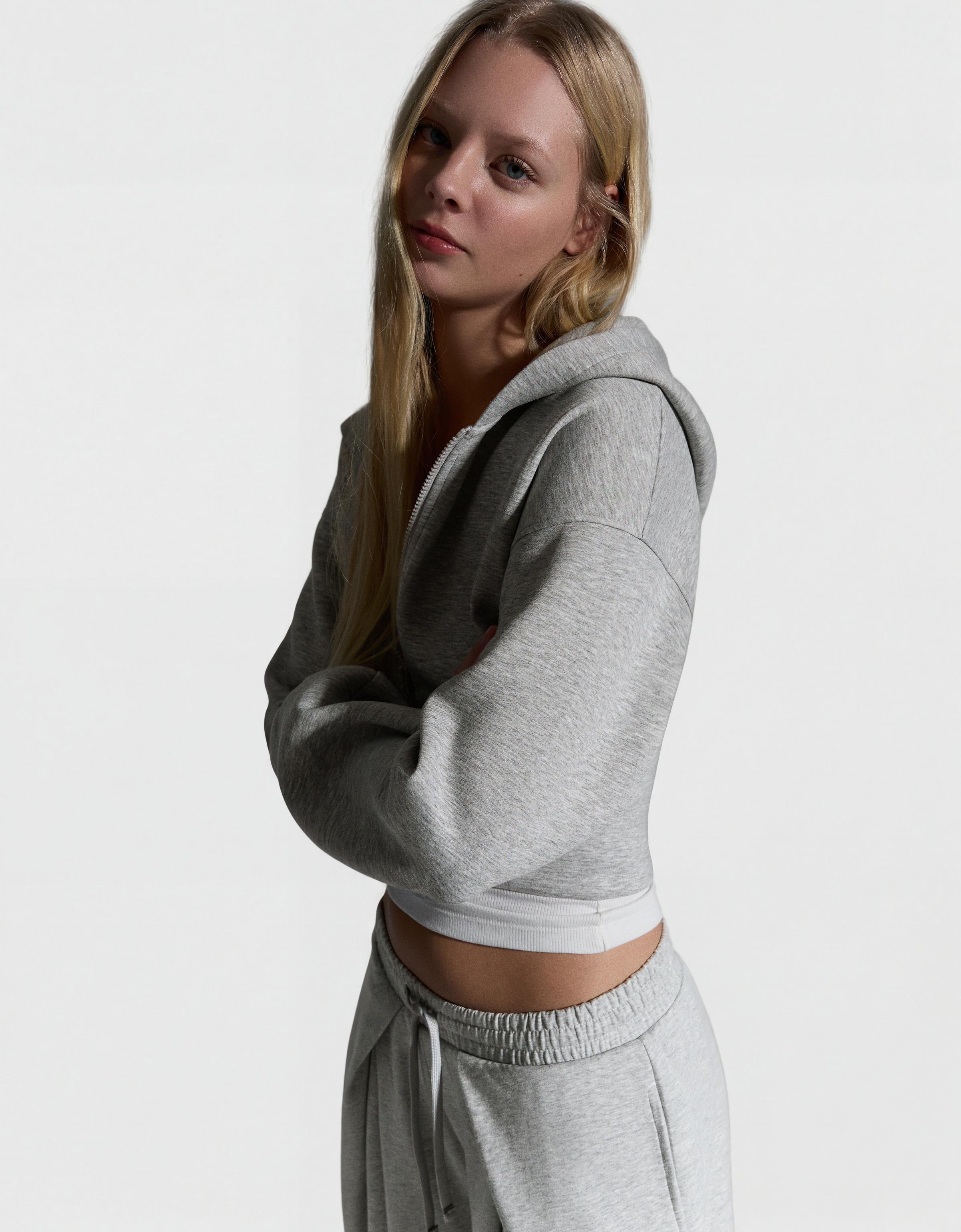 Kapüşonlu fermuarlı yüksek bel sweatshirt - Görsel 19