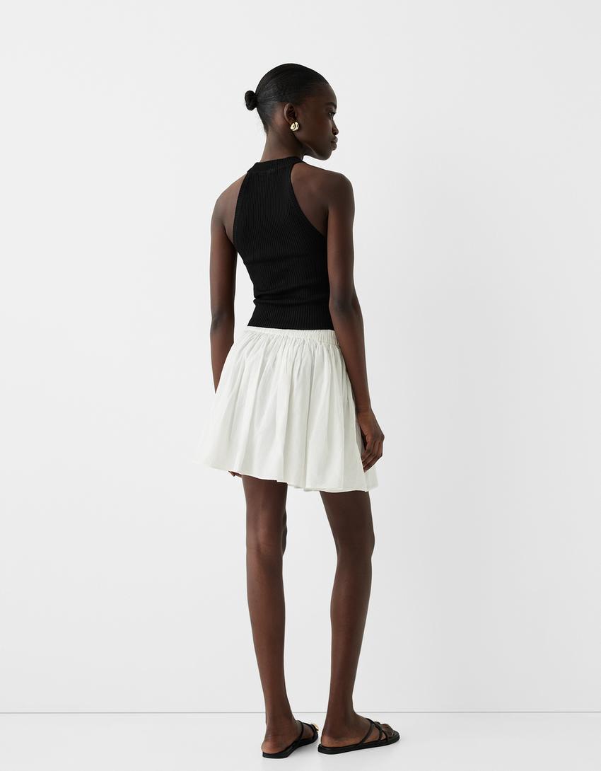 توب مضلع برقبة هالتر-أسود-1