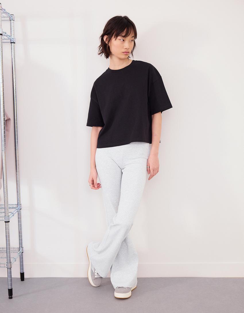 Pantalón flare-Gris