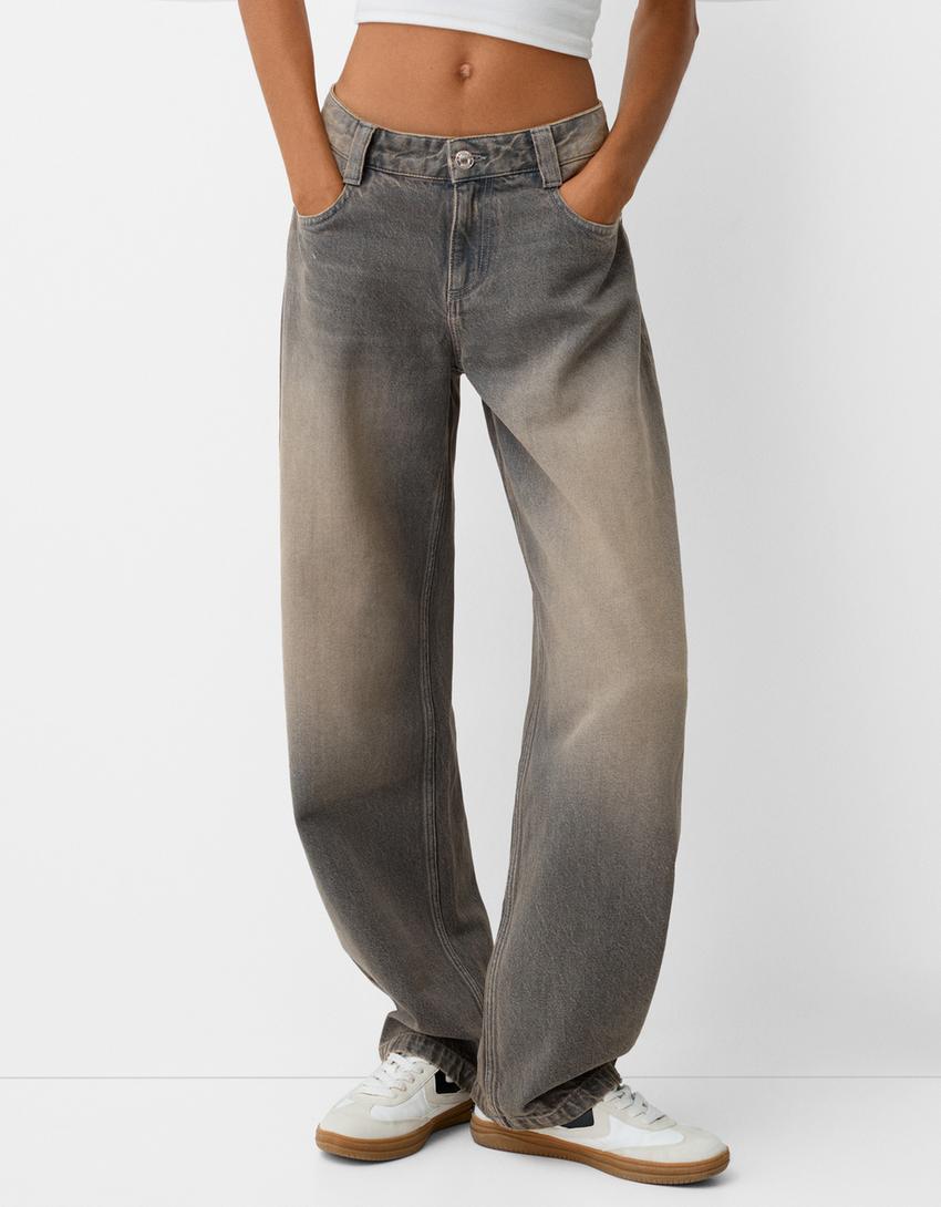 Balloon-fit baggy jeans