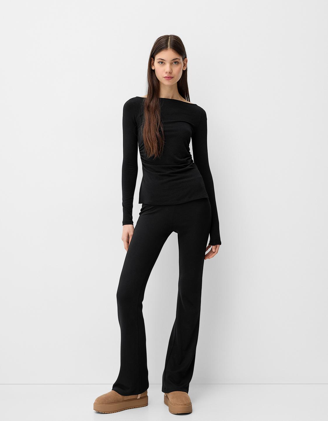 New Look - Top A Maniche Lunghe Con Scollo Bardot E Spalle Scoperte Nero A Coste New Look - Top A Maniche Lunghe Con Scollo Bardot E Spalle Scoperte Nero A Coste