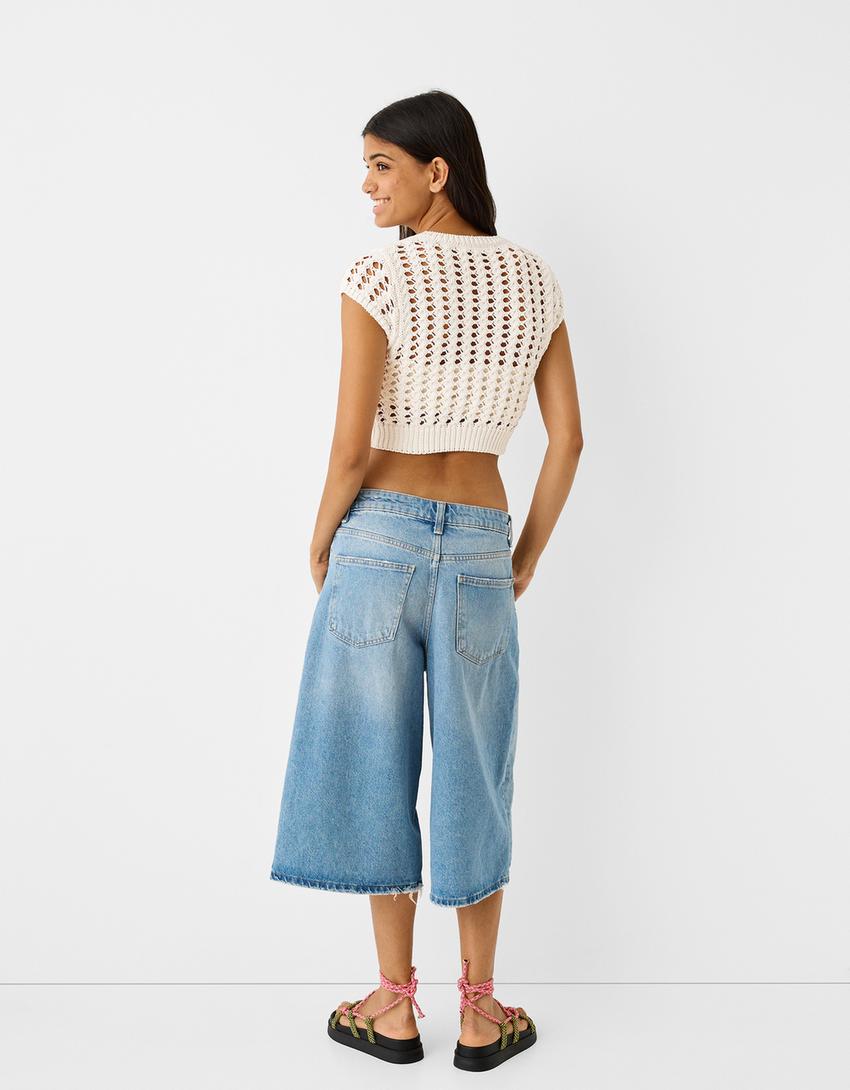 سويتر مخرم بأكمام قصيرة-كريمي-1