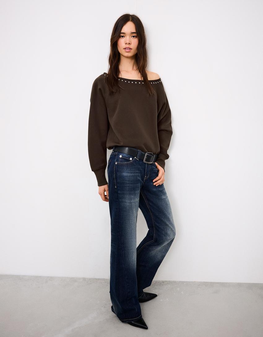 Asymmetrischer Sweatshirt mit Nieten-Braun