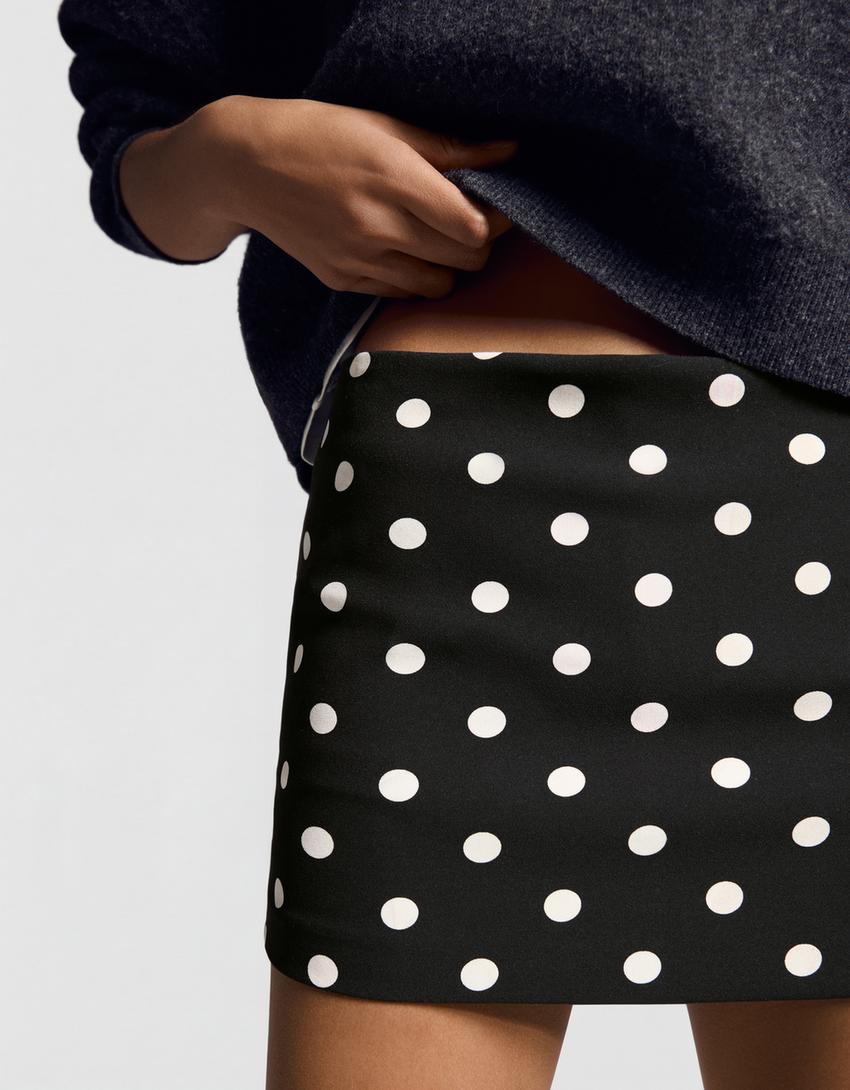 Falda pantalón mini hebilla-Blanco / Negro