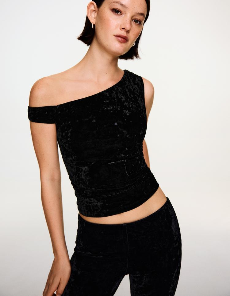 Asymmetric velvet-effect T-shirt