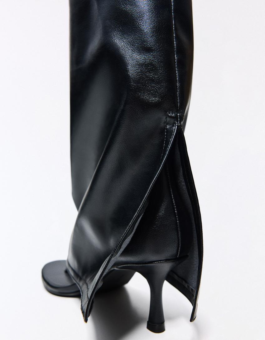 Thong heeled sandals-BLACK