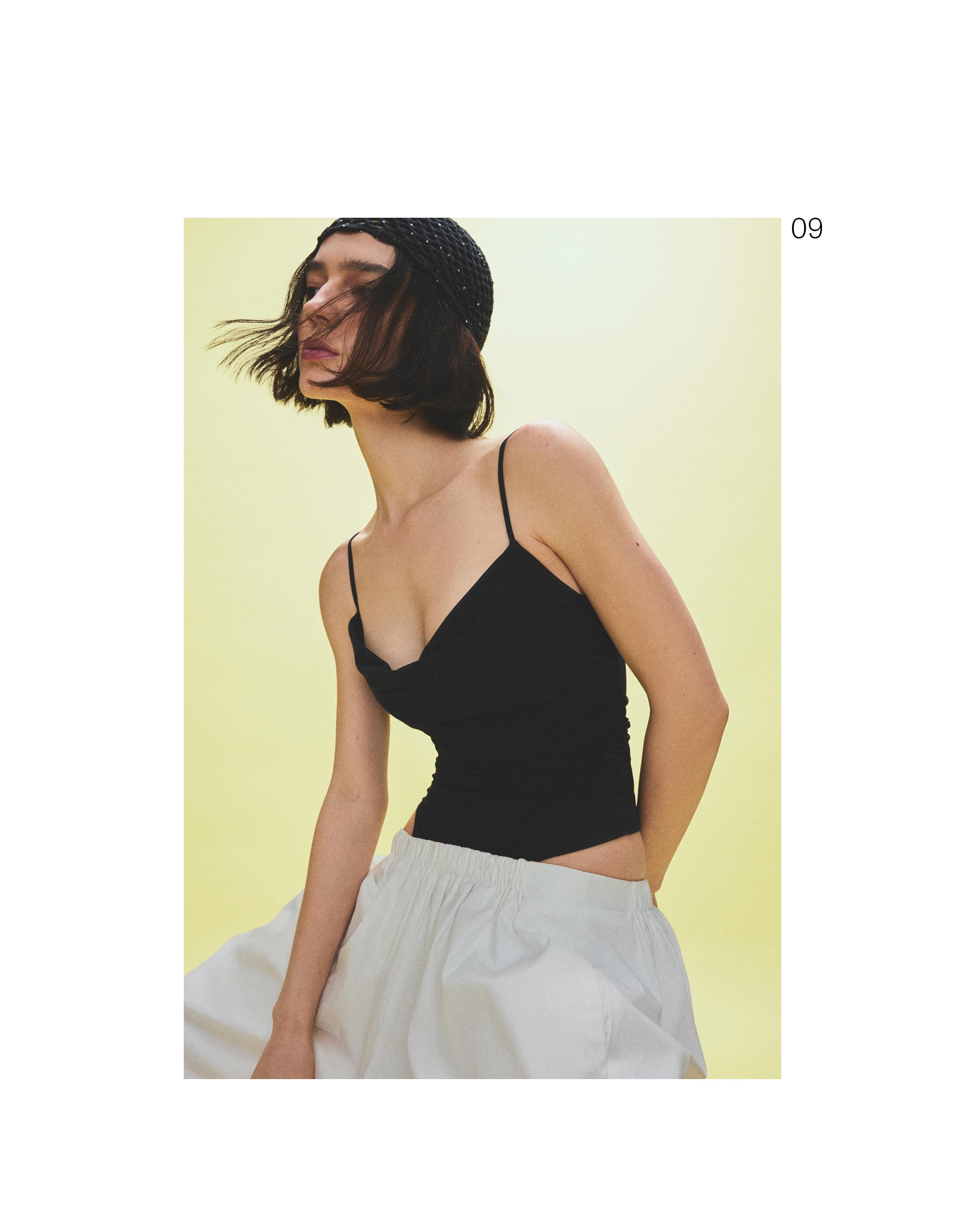 Draped strap body — Black