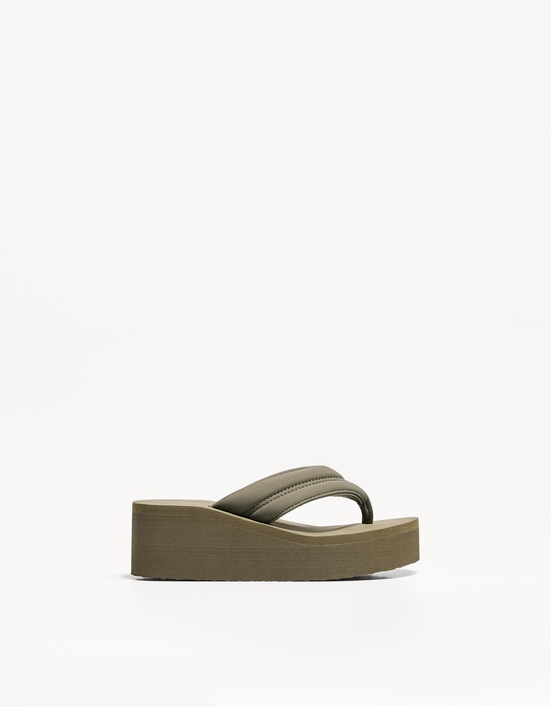 Quilted platform sandals