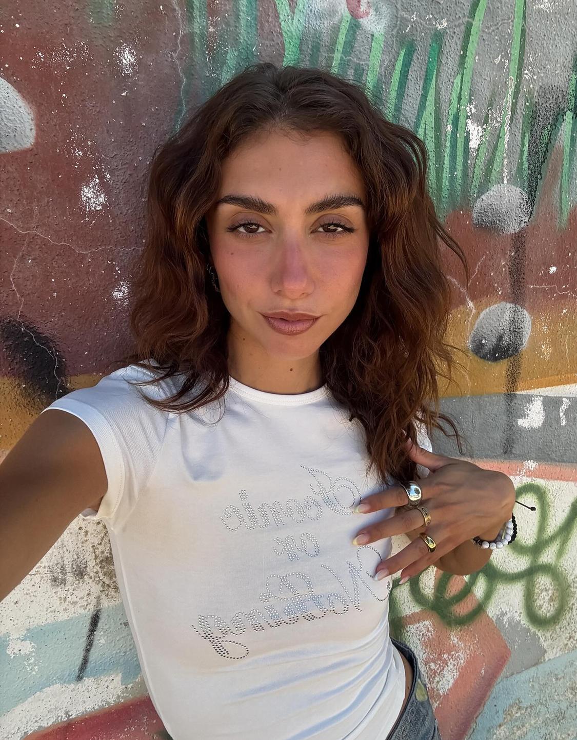 Short sleeve rhinestone T-shirt