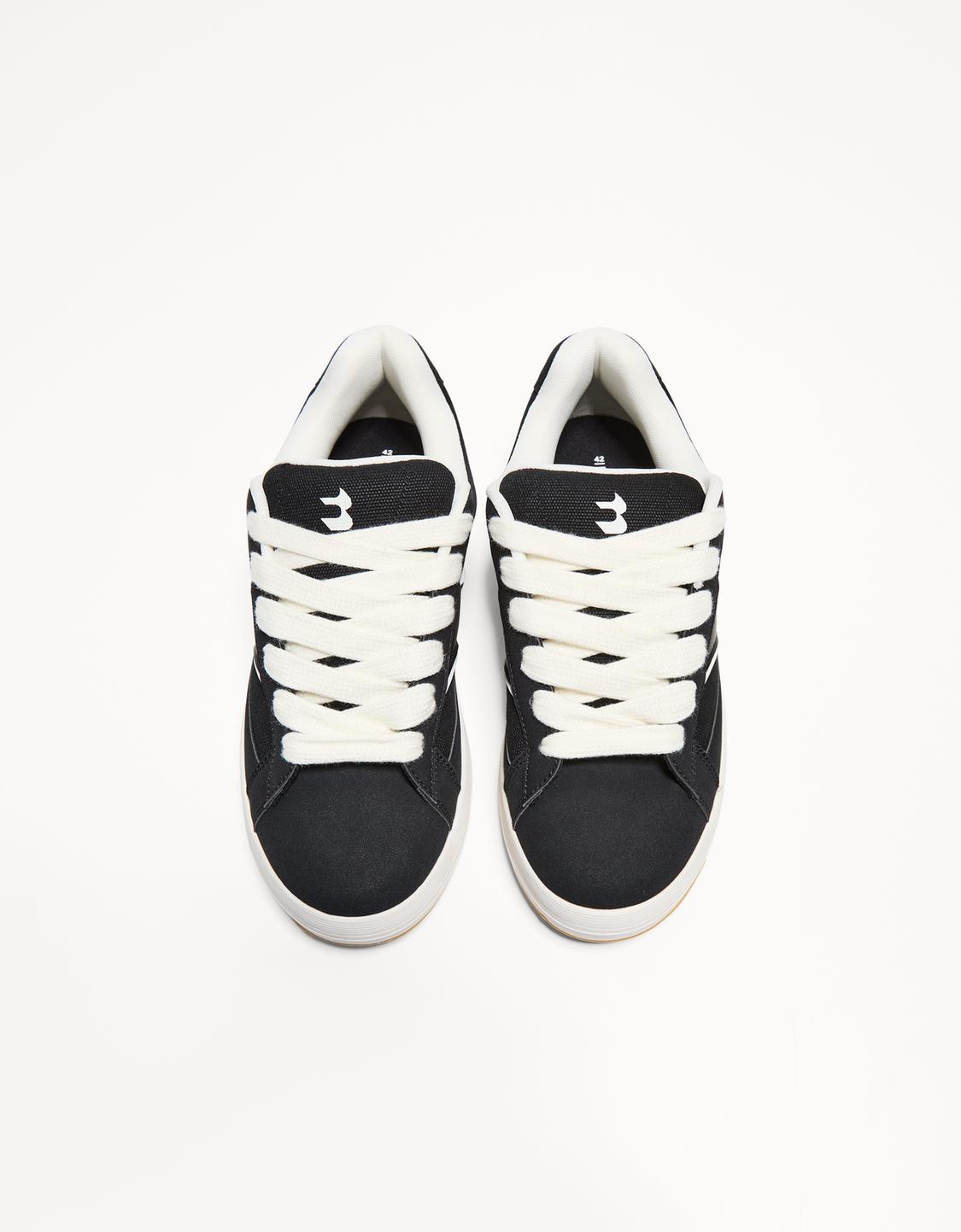 Skater sneakers