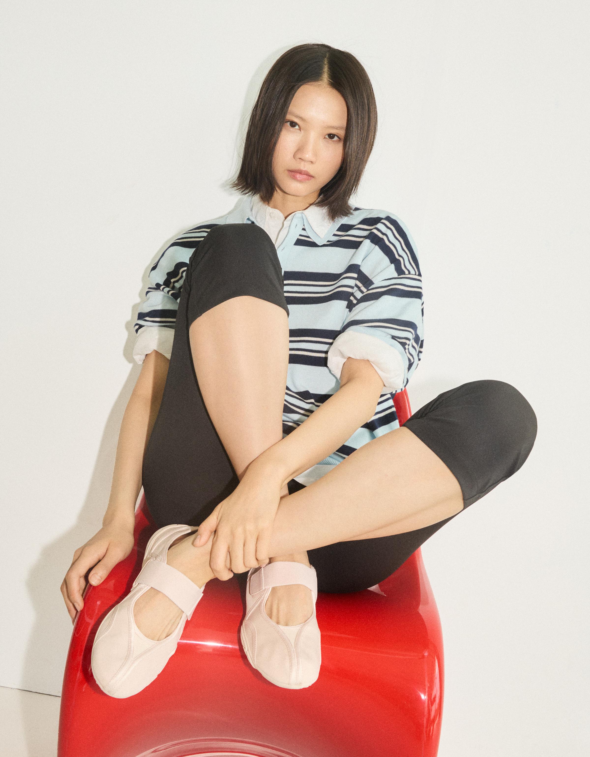 BERSHKA｜レースアップ スポーティ バレエフラット シューズ ZARA レースアップ ベルベットバレエフラットシューズ - メルカリ