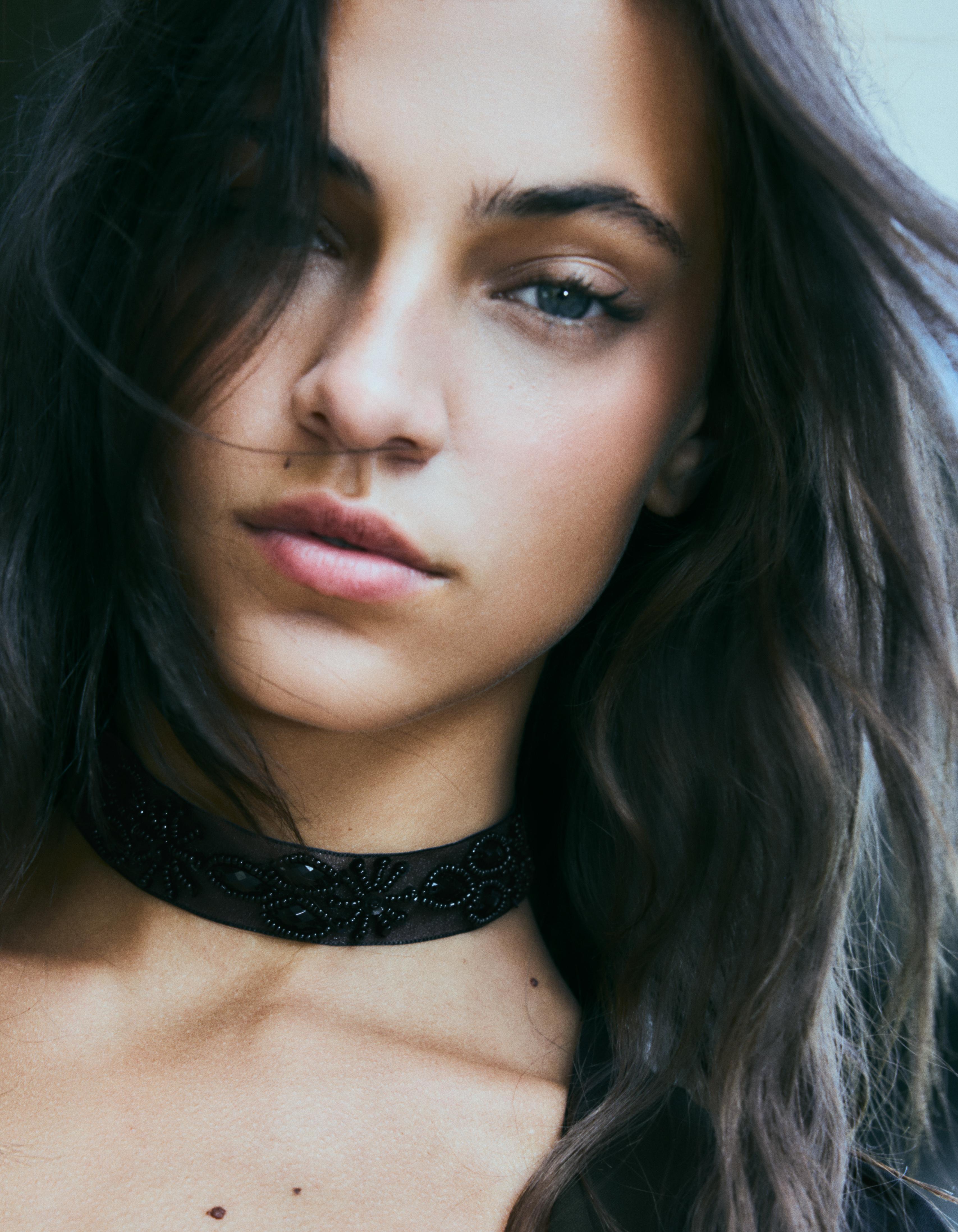 Bershka İşlemeli çiçek dokuma choker kolye görsel 5