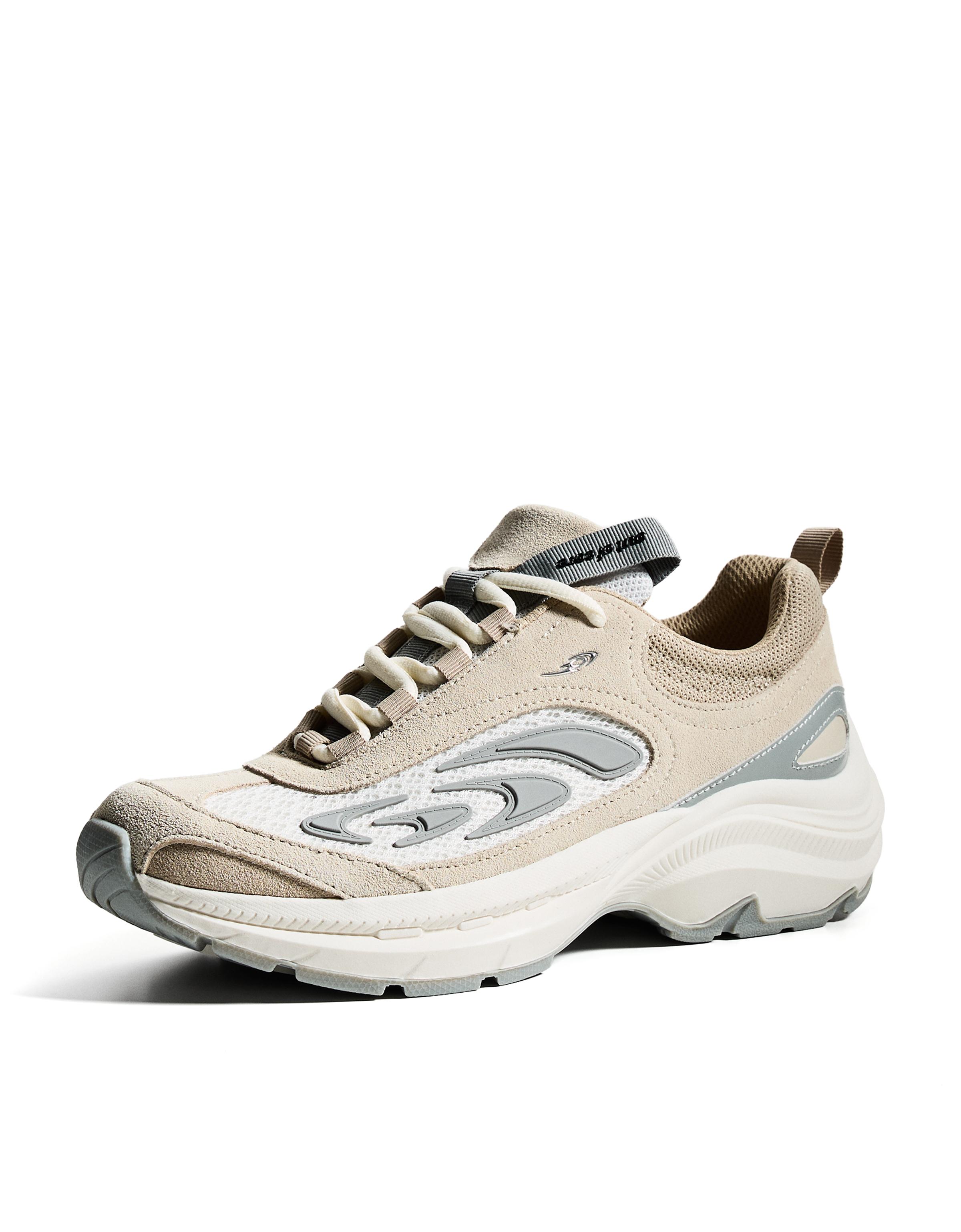 OUT OF CORE Trainers — Multicolored