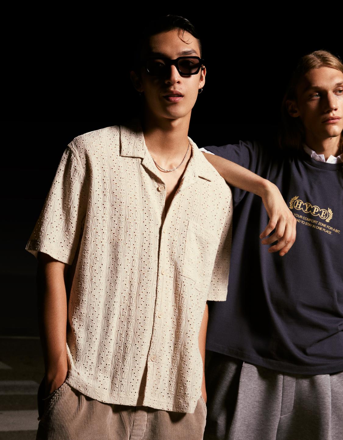 Embroidered short sleeve shirt