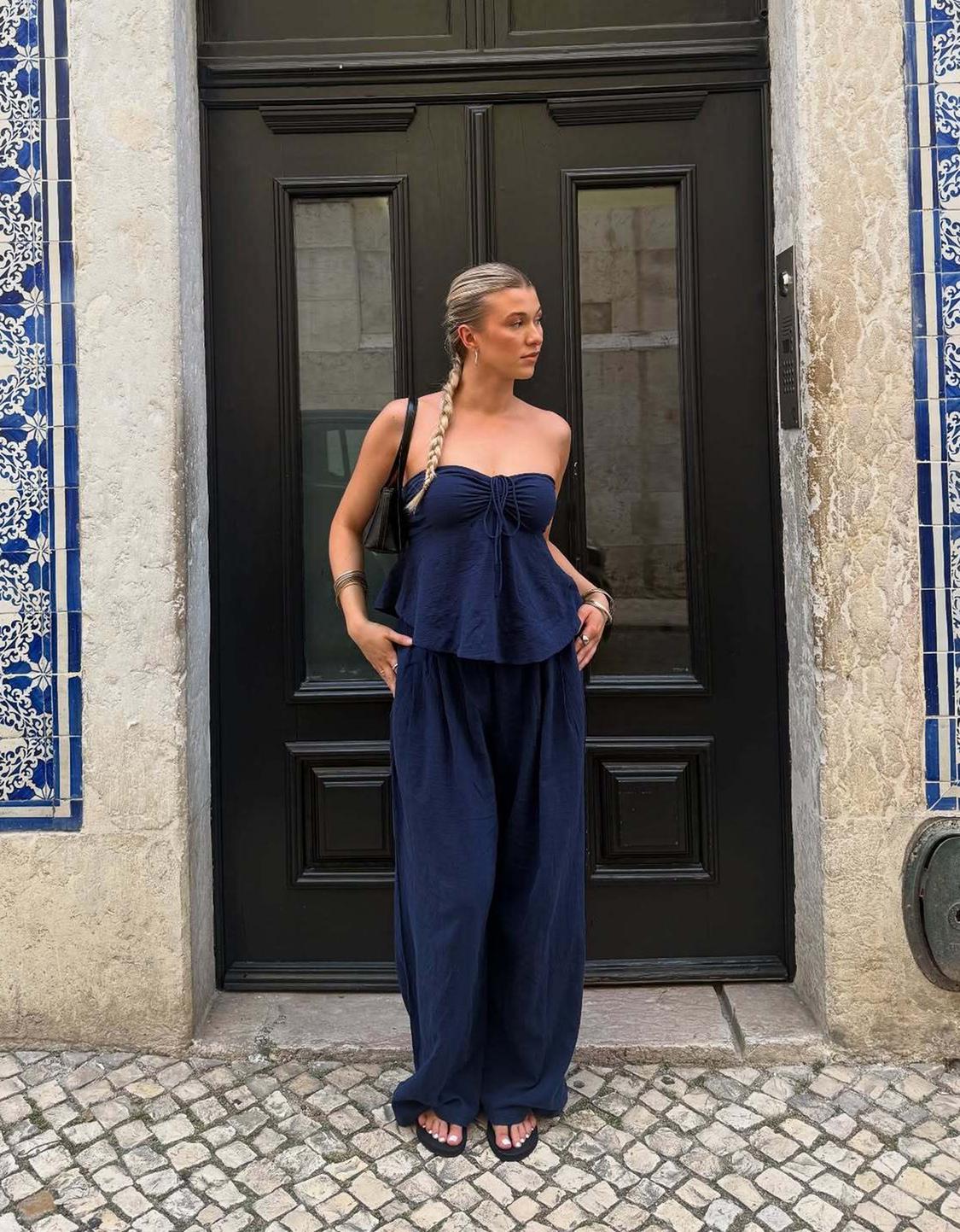 Wide-leg rustic trousers with darts