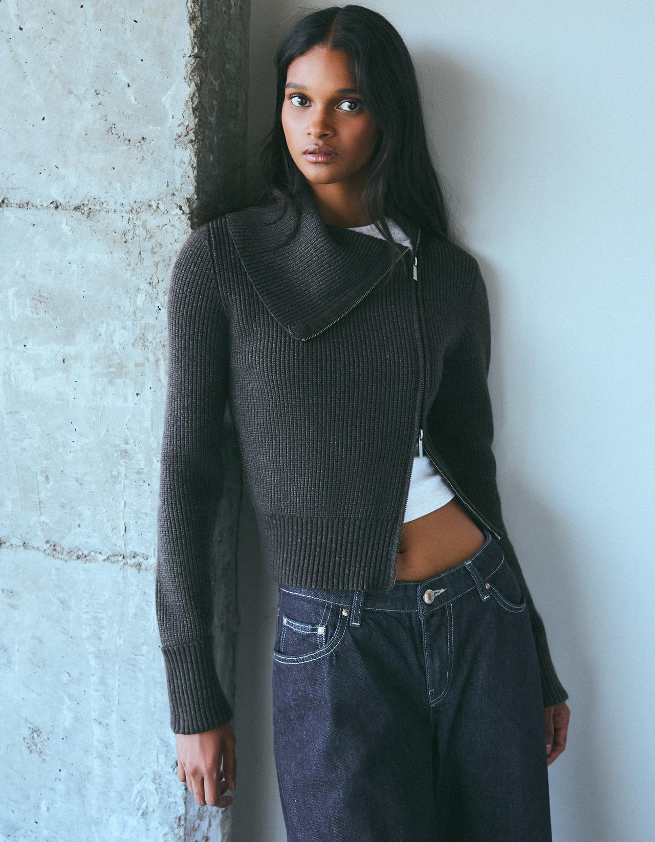 Asymmetric zip knit jacket — Dark grey