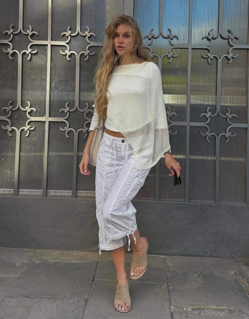 Asymmetric cape-Cream