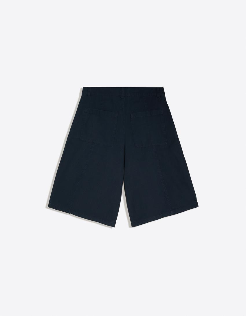 Wide-leg pleated Bermuda shorts-Navy