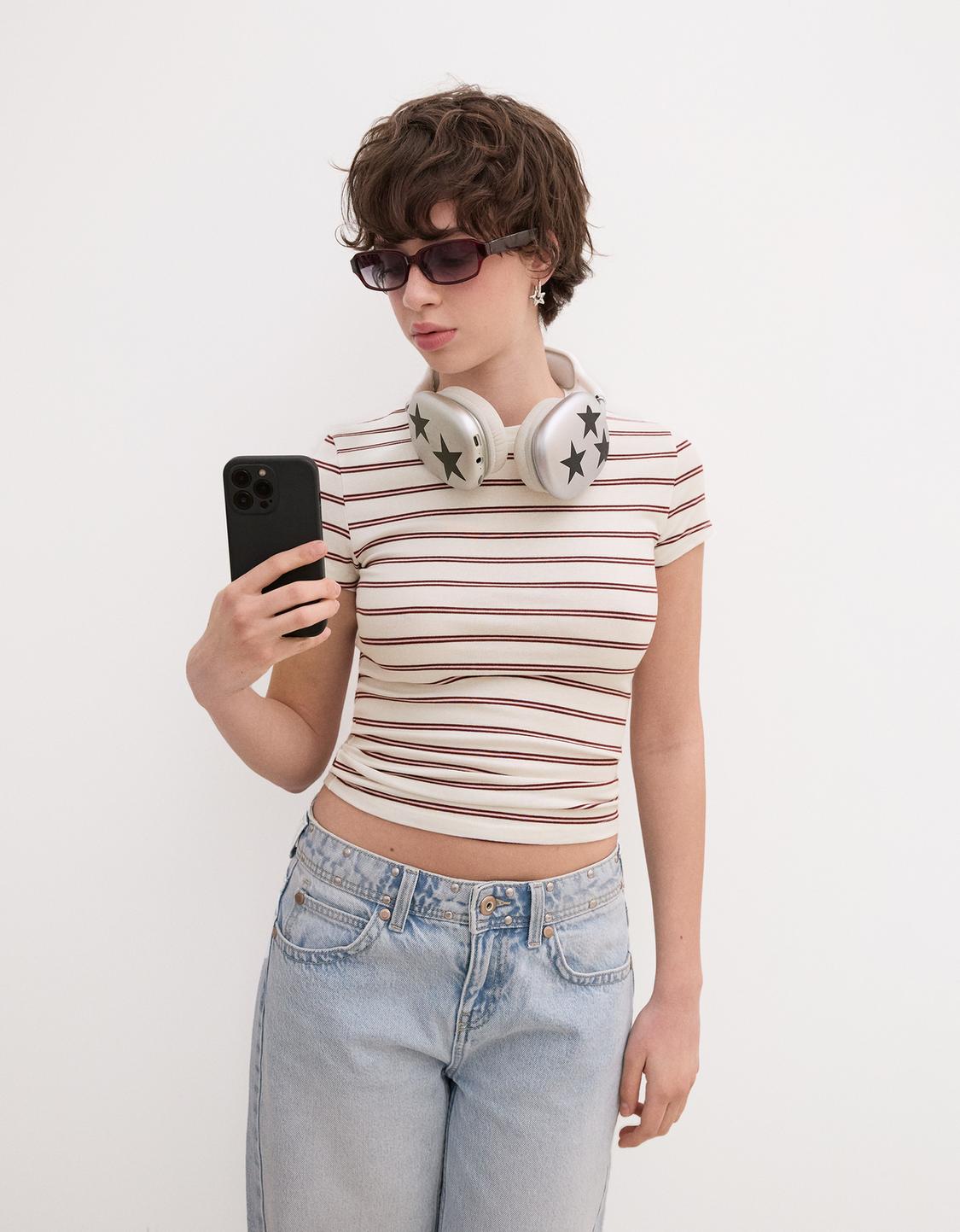 Short sleeve crew neck T-shirt