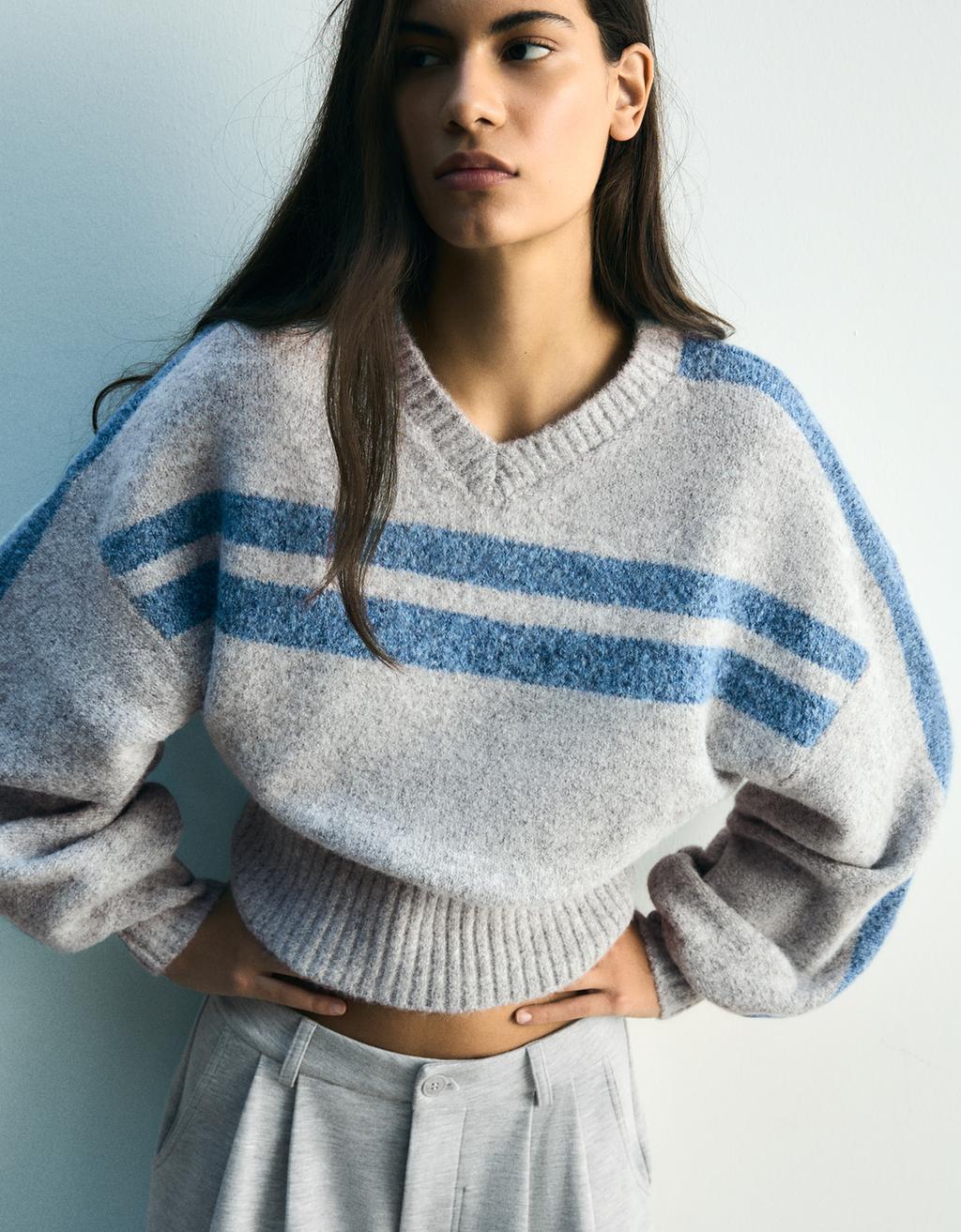 Boxy V-neck jumper