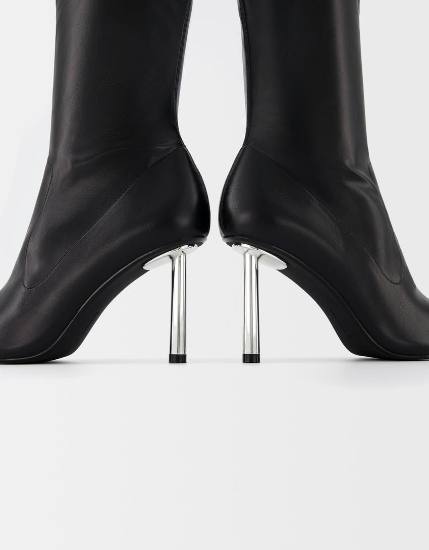 Körpernah geschnittene metallisierte Absatzstiefeletten-Schwarz-2