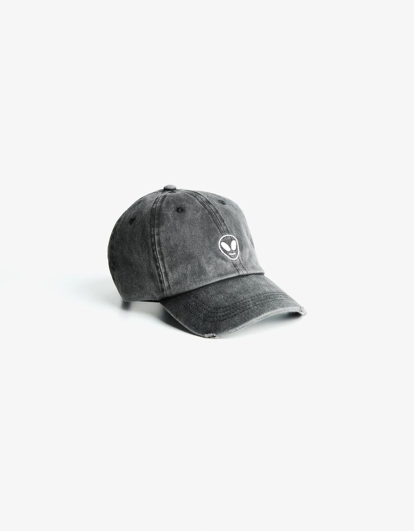 Embroidered cap-Black-2