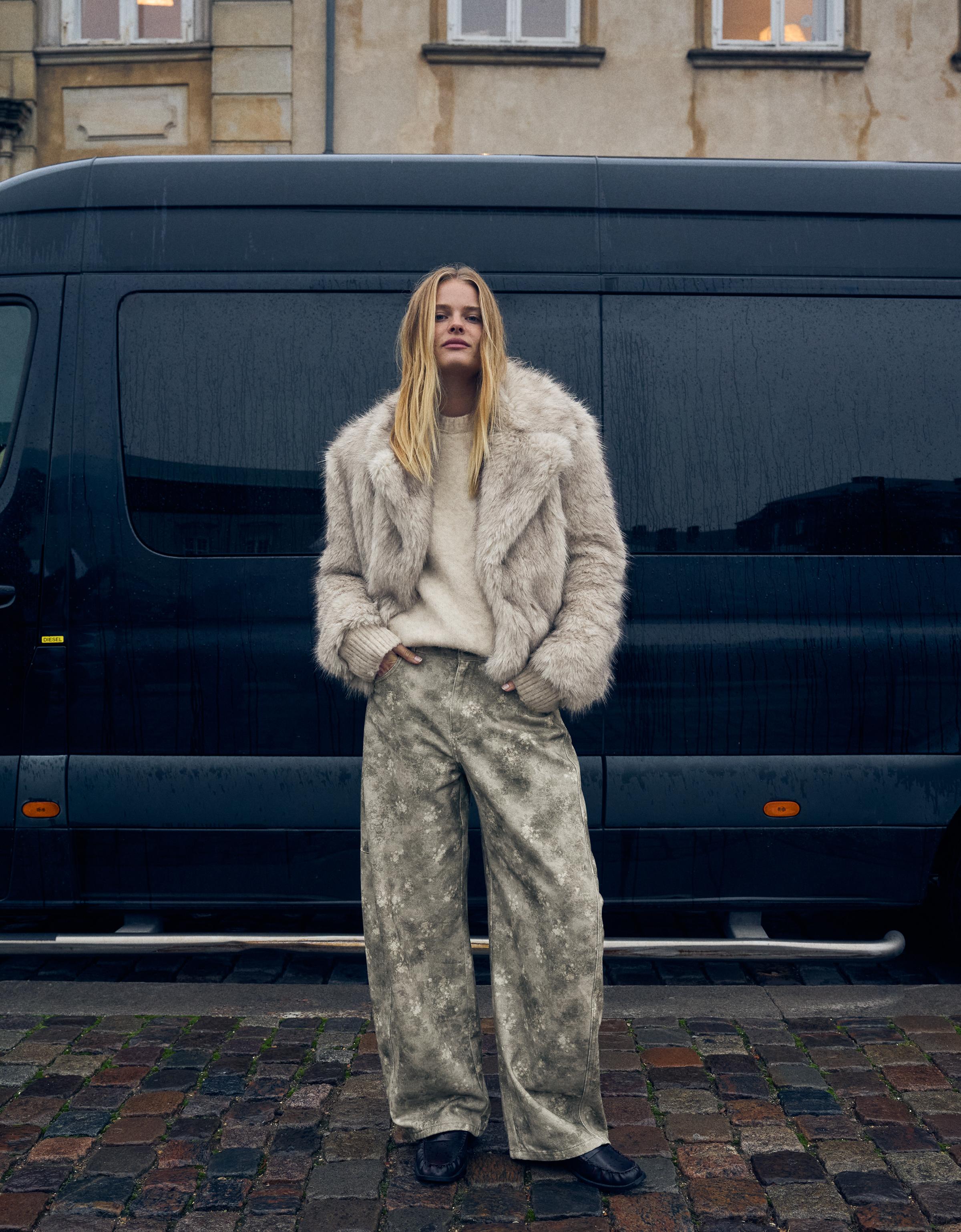 Bershka Barrel-Hose Mit Print Damen 44 Kombiniert