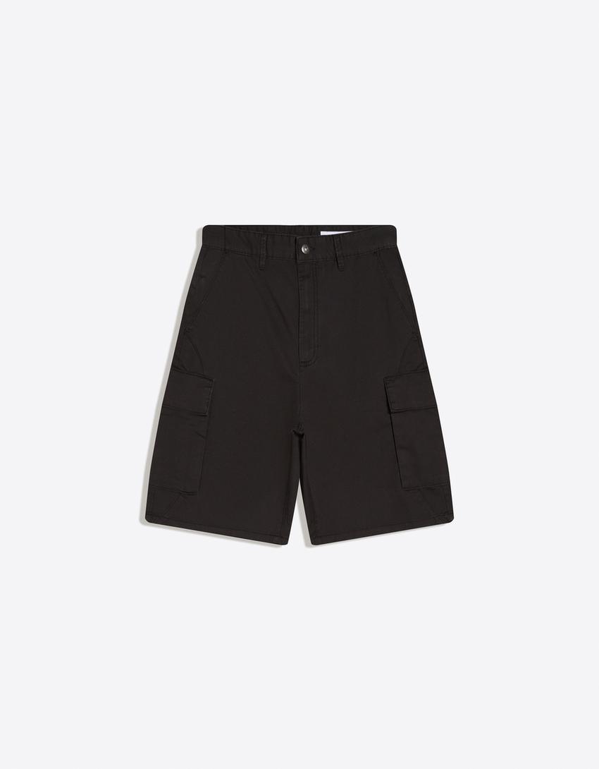 Wide-leg cargo Bermuda shorts-Black