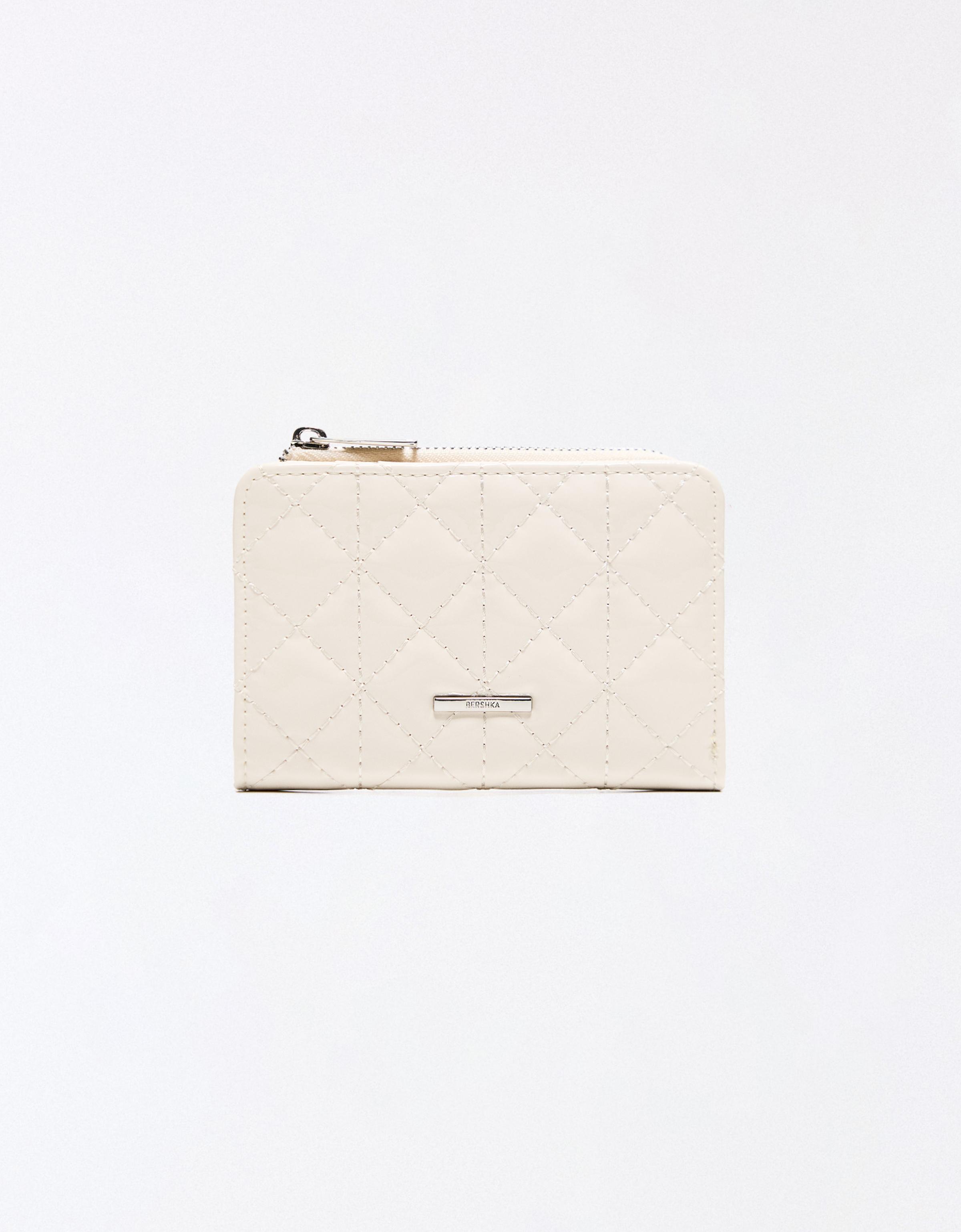 Bershka Geldbörse In Lacklederoptik Damen Rohweiß