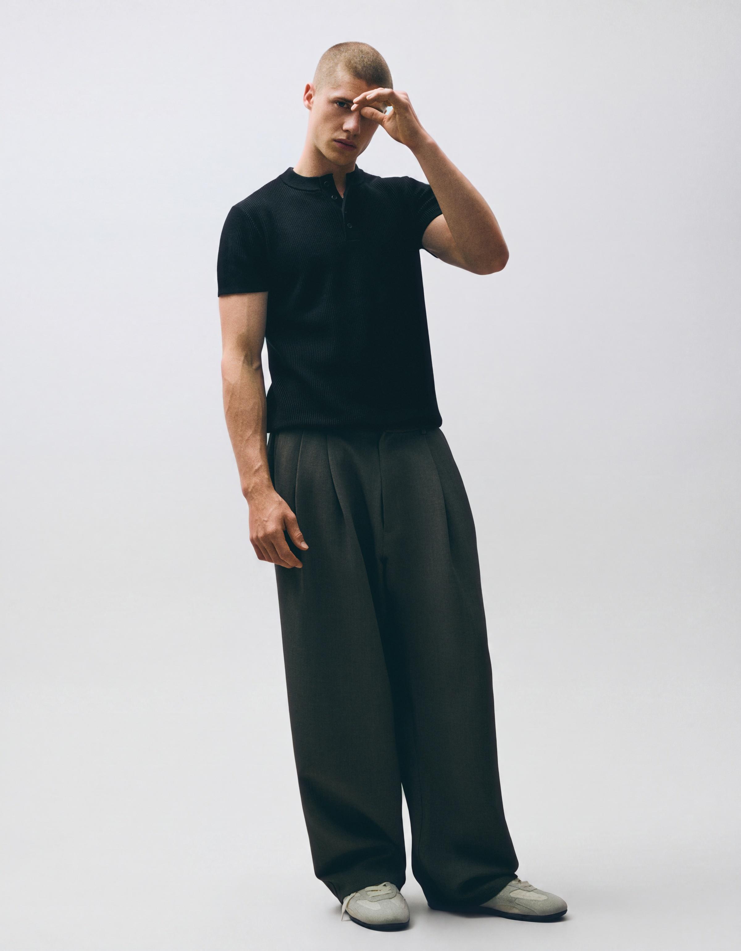 Short sleeve henley T-shirt — Black