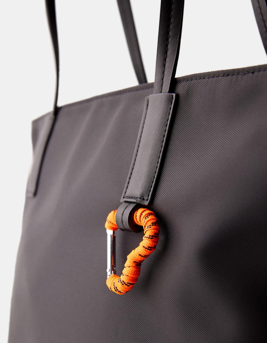 Mala tote bag charm coração-Preto-2