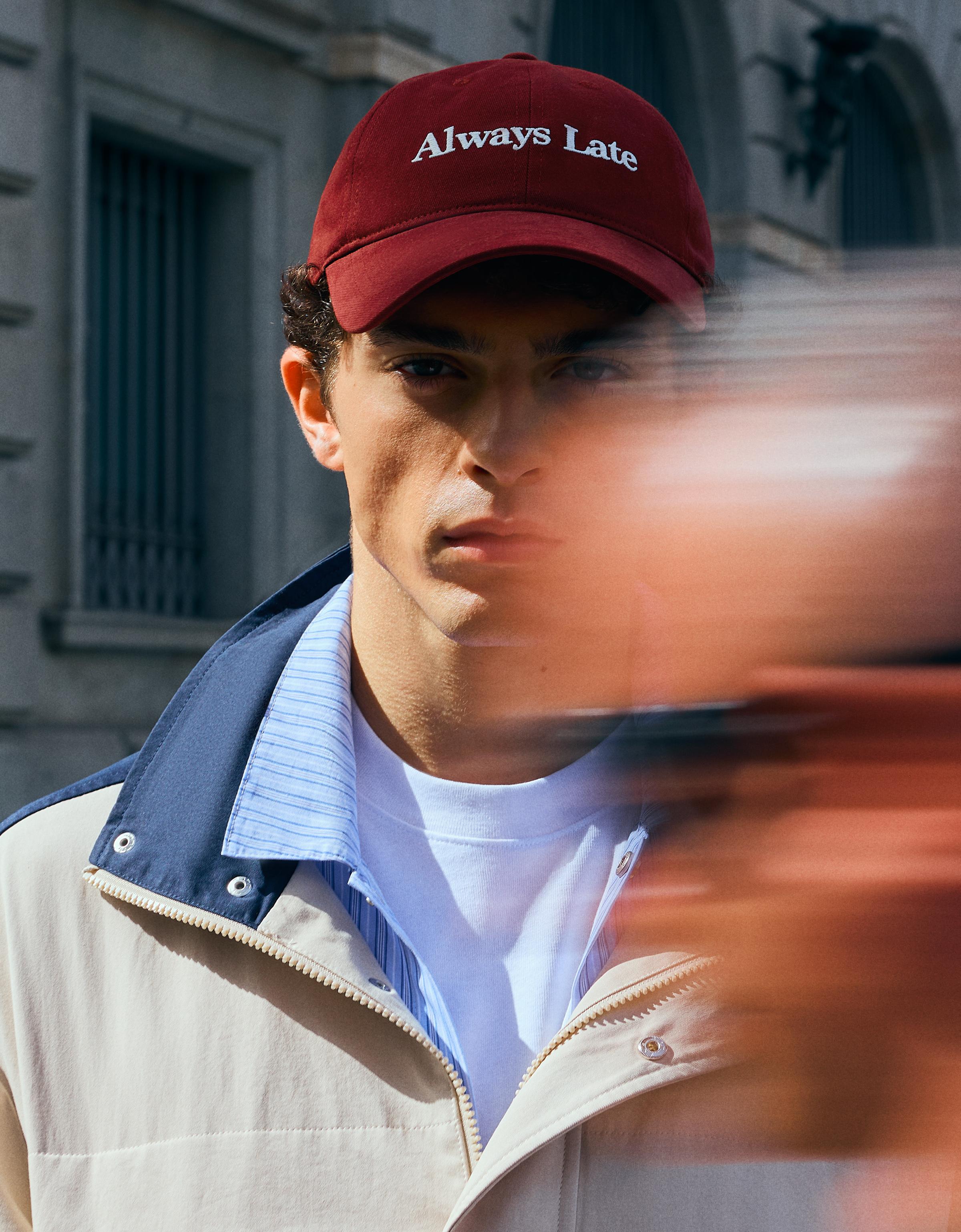 Embroidered cap — Maroon