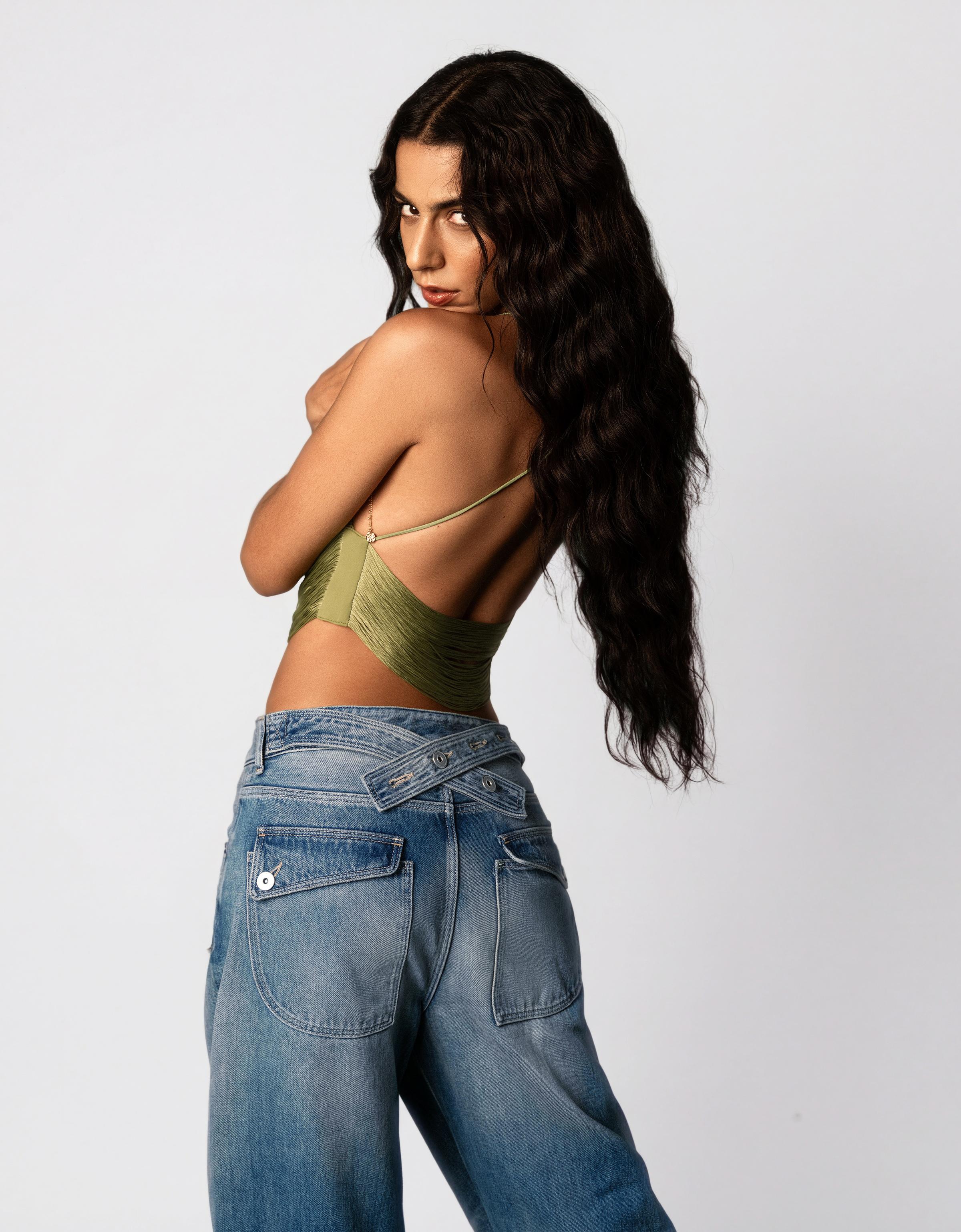 Distressed arkası tokalı balloon fit jean - Görsel 22