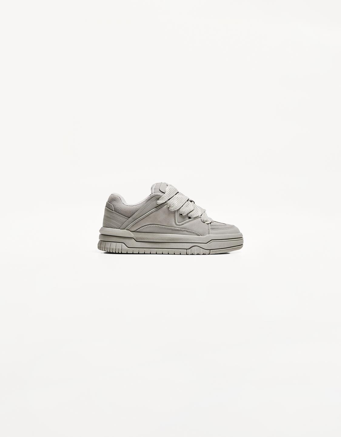 Sneakers skate voluminose